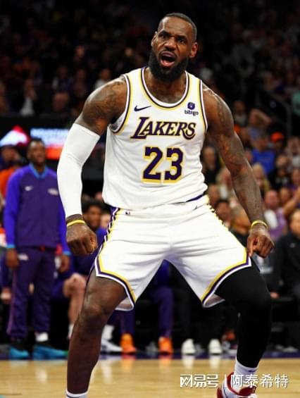 开云入口-詹姆斯意外战胜德国队，刷新纪录引爆全场！-开云入口